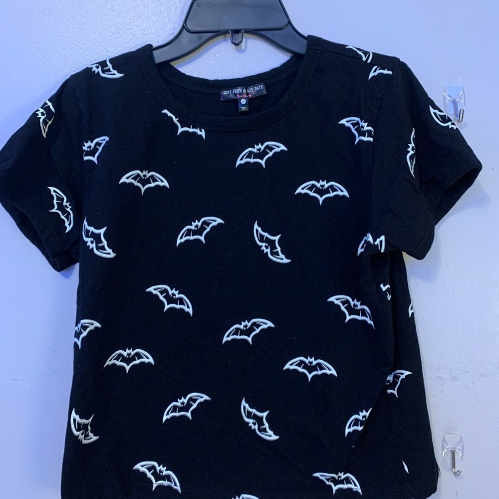 GLOW IN THE DARK Cropped Bat T-Shirt!